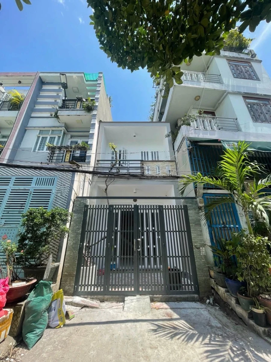 Bán nhà 2 tầng hẻm ô tô 8m, 64m², 2PN 2WC, gần Tên Lửa Bình Tân - Ảnh 1