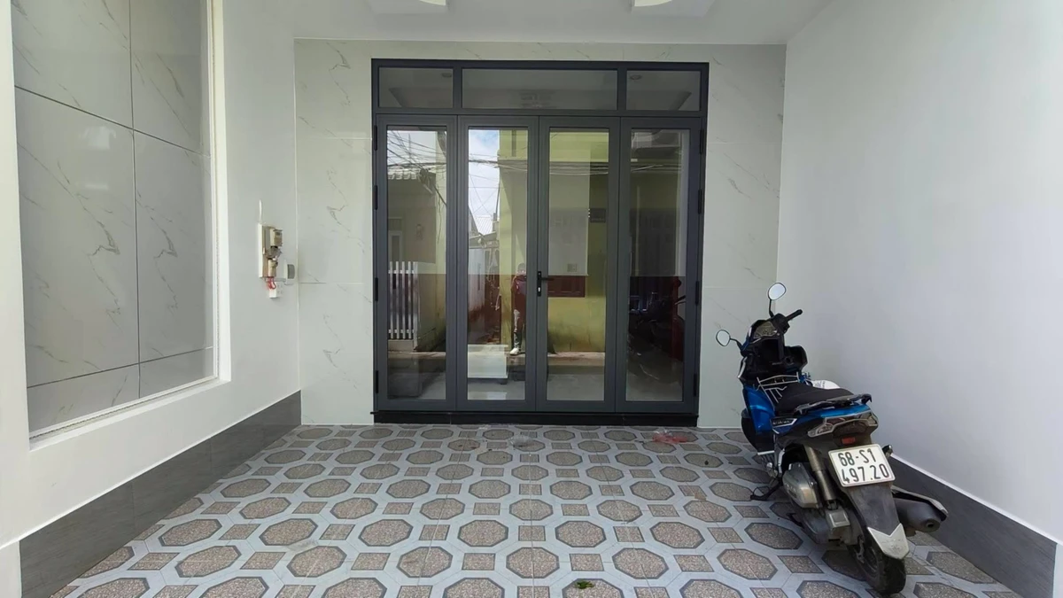 Bán nhà 3 mặt tiền 68,8m² 1 trệt 1 lầu Rạch Giá - Ảnh thu nhỏ 2