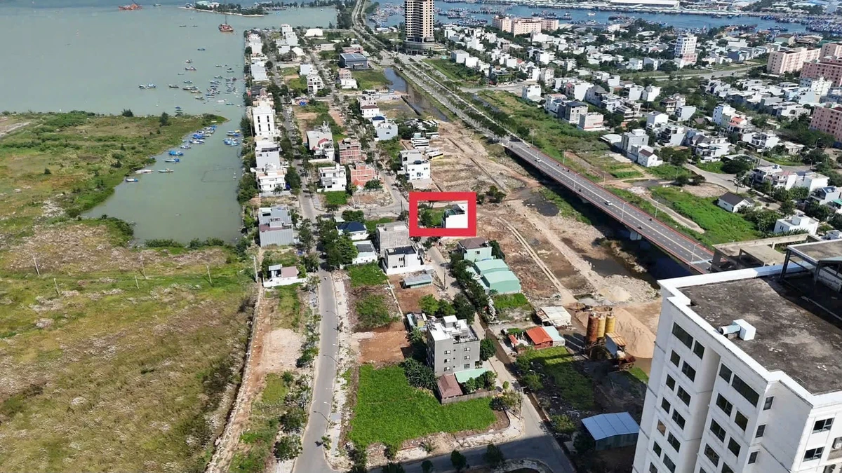 Bán lô biệt thự mặt tiền Trần Sâm Đà Nẵng 180m² khoảng 10 tỷ - Ảnh 1