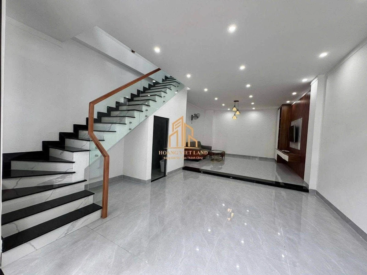 Bán nhà hẻm Nam Quốc Cang 150m2 2,75 tỷ Quận 1 - Ảnh thu nhỏ 2