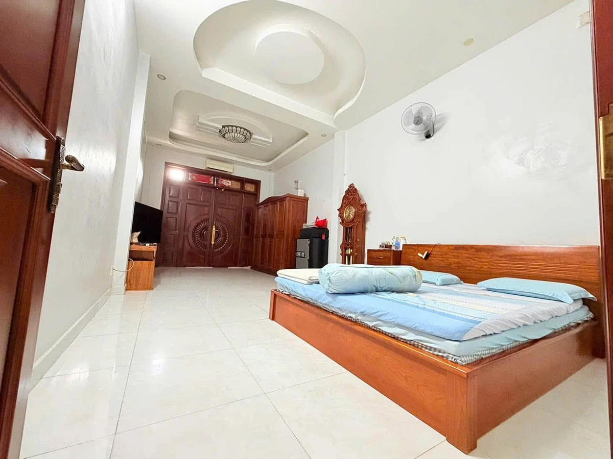 Bán biệt thự mặt tiền Dương Quảng Hàm, Gò Vấp, 160m², 4 tầng, 6PN, giá 33 tỷ - Ảnh thu nhỏ 5