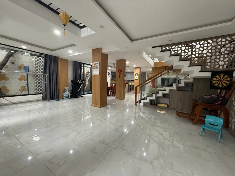 Bán biệt thự Nguyễn Viết Xuân 194m² 4PN 12 tỷ
