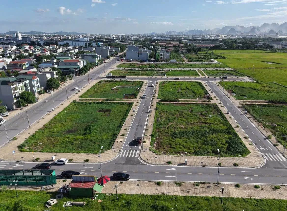 Bán đất mặt đường Nguyễn Hữu Tiến 100m², Phủ Lý - Ảnh 1
