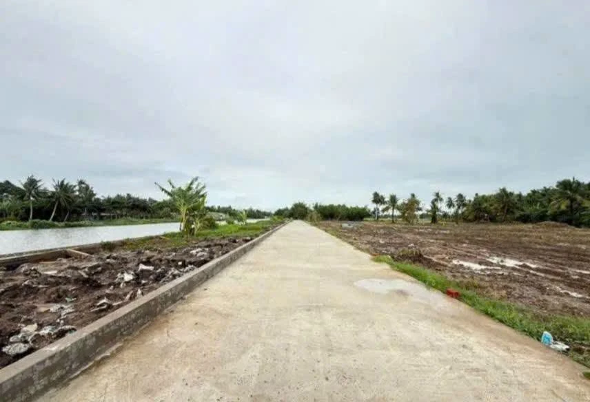 Bán đất mặt tiền Trương Định 150m² view kênh - Ảnh 1