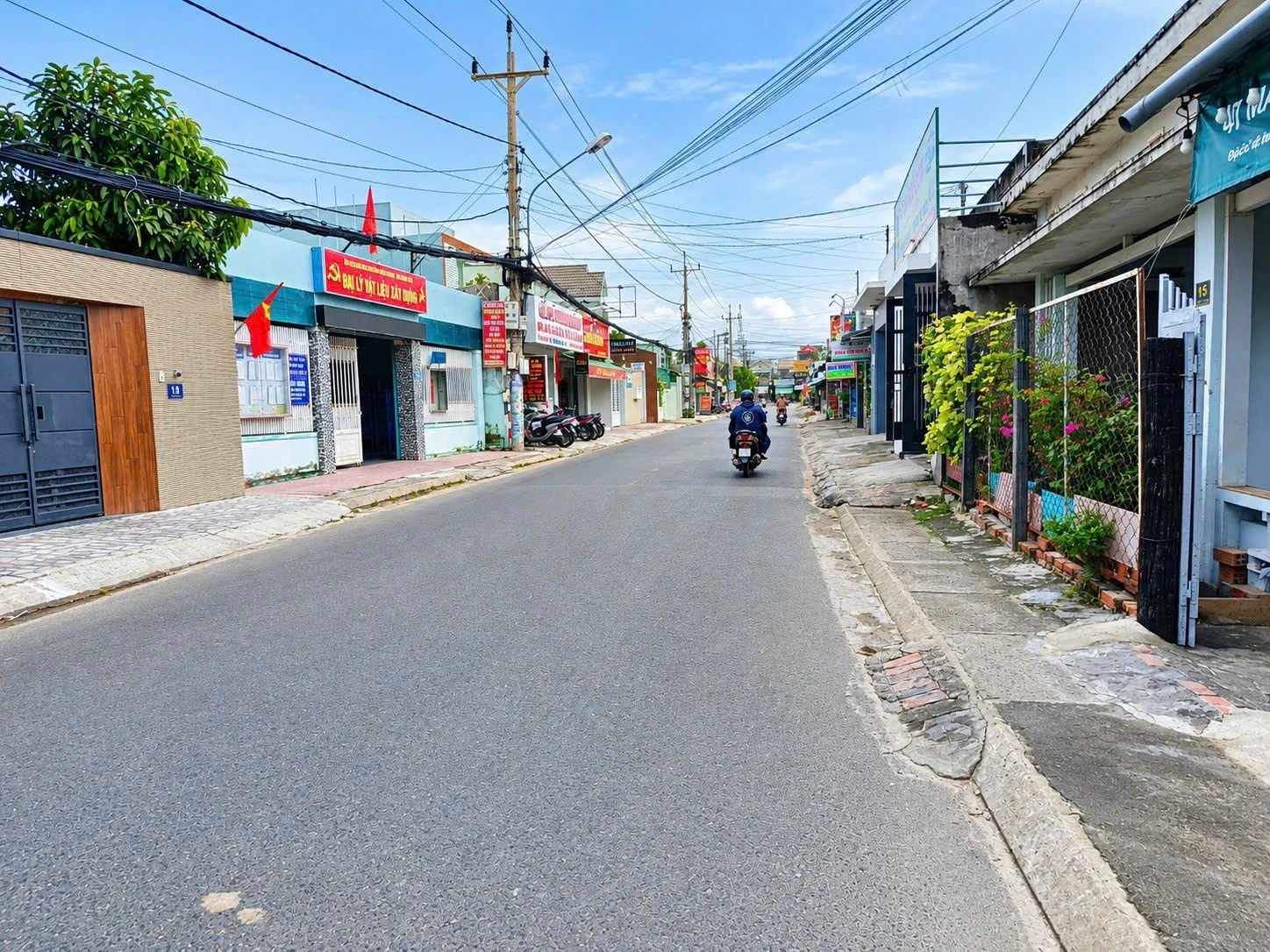 Bán đất 300m2 (120m2 thổ cư) hai mặt tiền Phan Thiết, Lâm Đồng - Ảnh 1