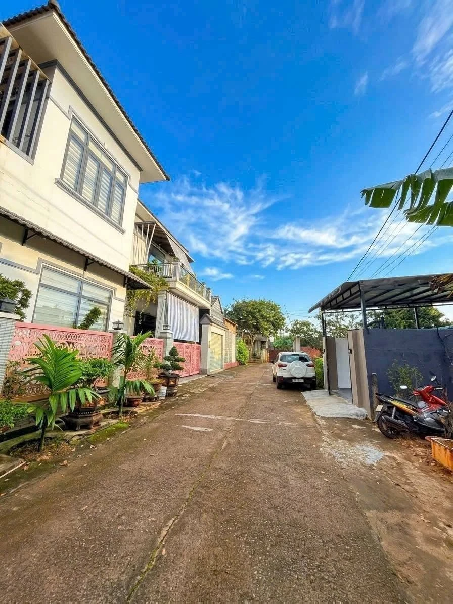 Bán nhà 3PN 100m² đầy đủ nội thất Buôn Ma Thuột 2 tỷ - Ảnh thu nhỏ 2