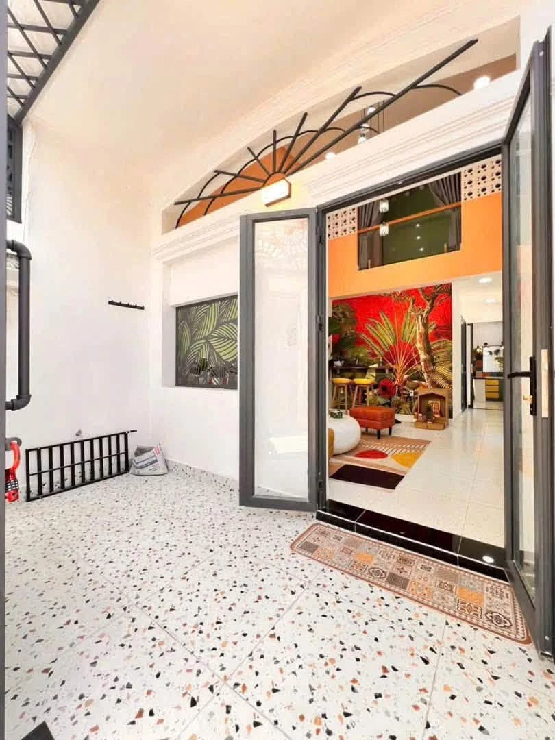 Bán nhà lô góc 2 tầng 62m², 3PN, hẻm Huỳnh Tấn Phát, Quận 7, giá 5,5 tỷ - Ảnh thu nhỏ 2