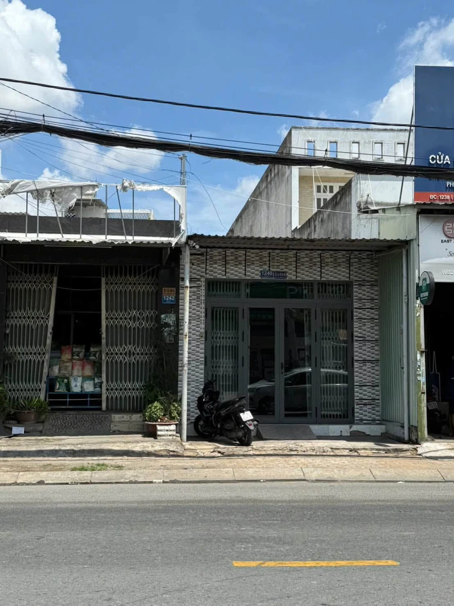 Nhà cho thuê mặt tiền Quốc Lộ 50, 4PN 3WC, 200m² - Ảnh thu nhỏ 3
