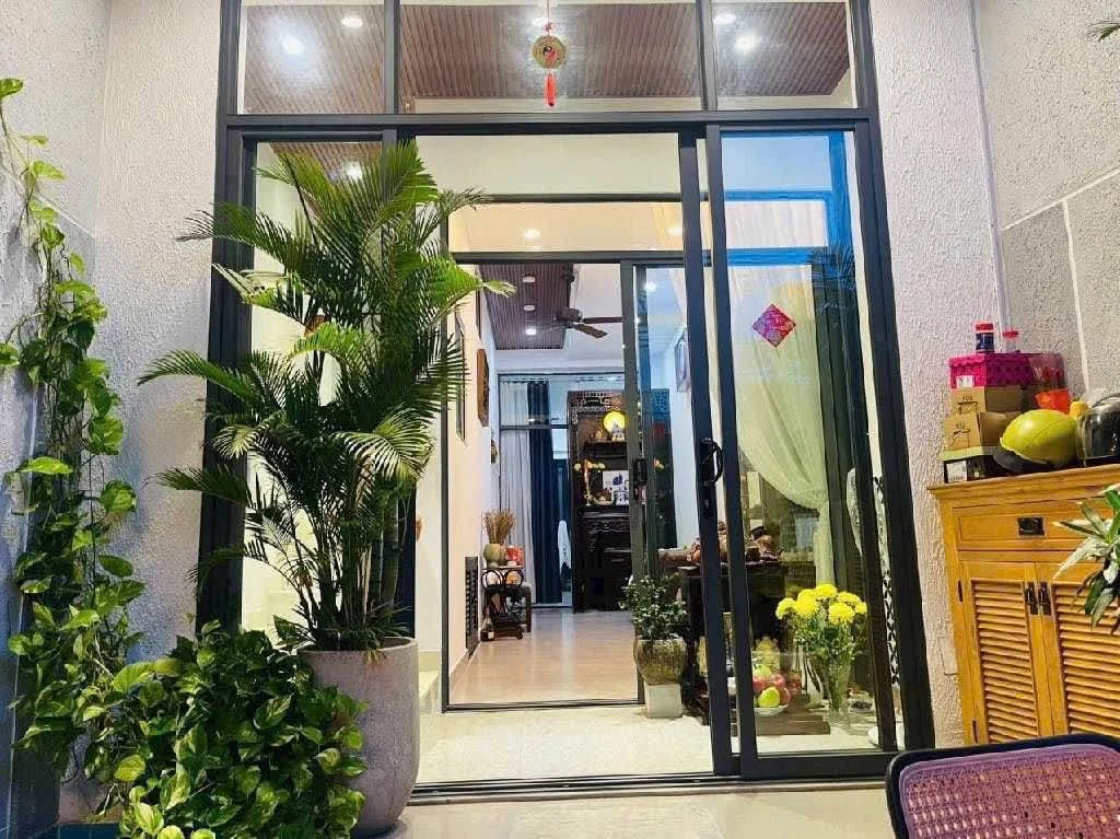 Bán nhà mặt phố 4 tầng 98m2, 5PN 5WC đường số 4, Trường Thọ, Thủ Đức giá 11,8 tỷ - Ảnh thu nhỏ 3