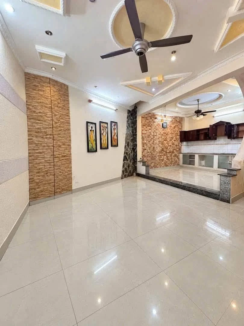 Cho thuê nhà hẻm Thích Quảng Đức, 50m2, 4PN 4WC, 19tr/tháng - Ảnh 1
