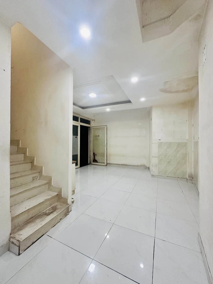 Nhà 5 tầng nở hậu Thích Quảng Đức Phú Nhuận 30m² 5.75 tỷ - Ảnh thu nhỏ 3