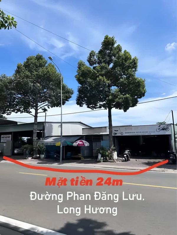 Bán đất mặt tiền 600m² Phường Long Hương