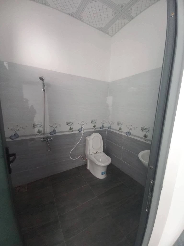 Nhà thổ cư 5x30m, 3 PN 2 WC, giảm 1.8 tỷ, Quận 12 - Ảnh thu nhỏ 5