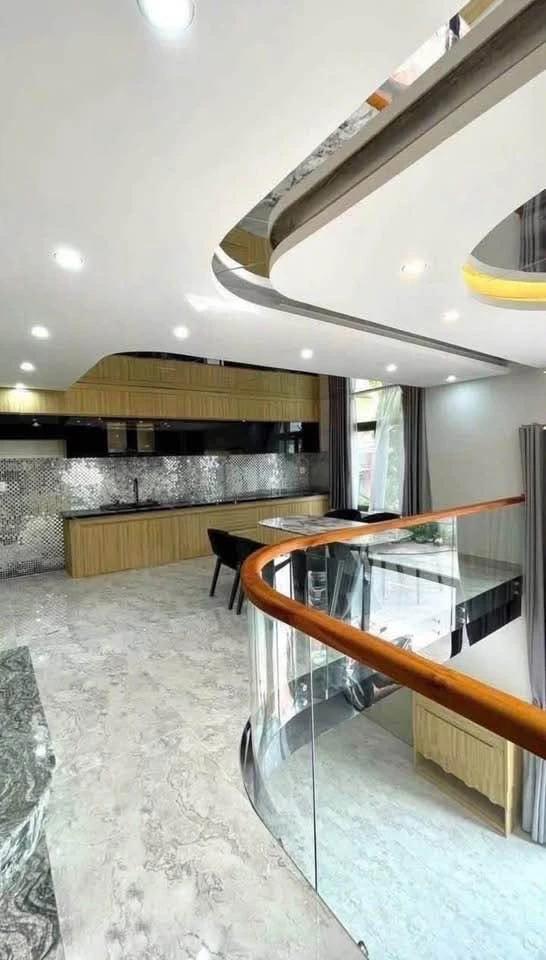 Bán nhà mặt tiền Hoàng Văn Thụ, Quy Nhơn, 48,1m2, 4 tầng rưỡi, 4PN, giá hơn 7 tỷ - Ảnh thu nhỏ 3