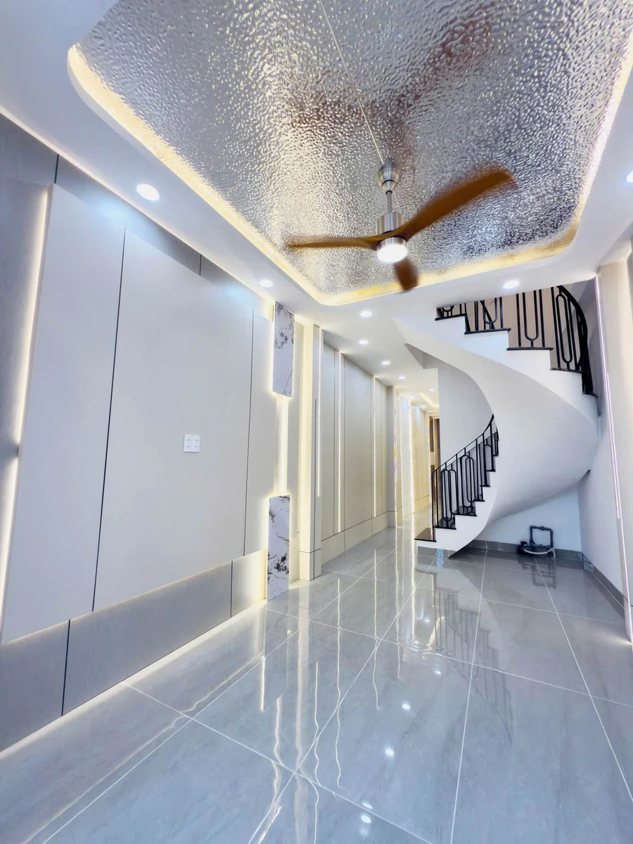 Nhà cho thuê 4PN 64m2 kinh doanh mặt tiền Q6 18 triệu/tháng - Ảnh thu nhỏ 2