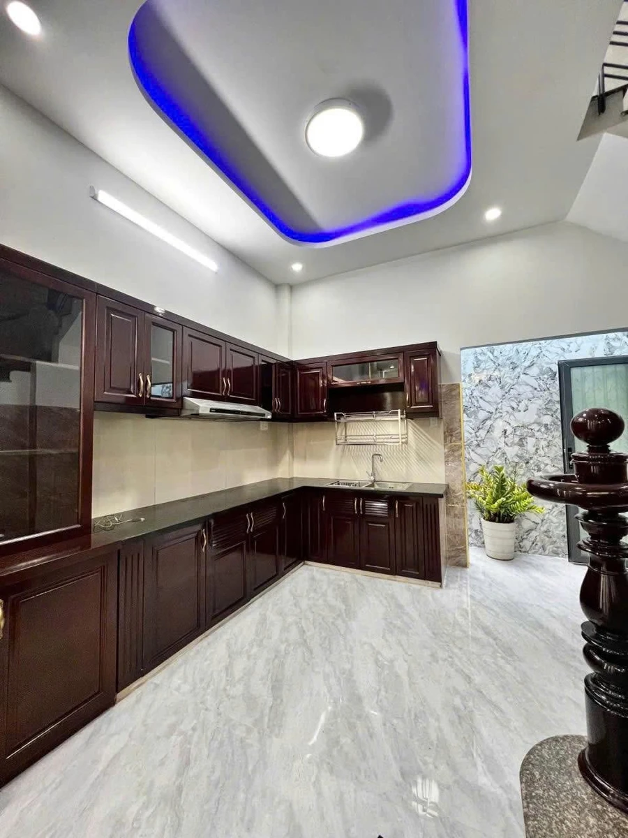 Bán nhà mặt tiền Đình Nghi Xuân, Bình Tân 90m2, 1 trệt 4 lầu, 5PN, giá 10 tỷ - Ảnh thu nhỏ 5
