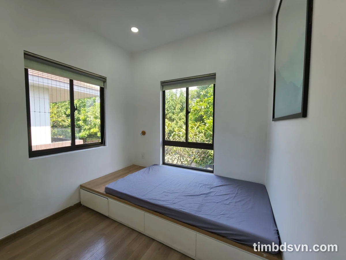 Cho thuê nhà góc 300m² 3PN 3WC gần Global City Thủ Đức 30tr/tháng - Ảnh 1