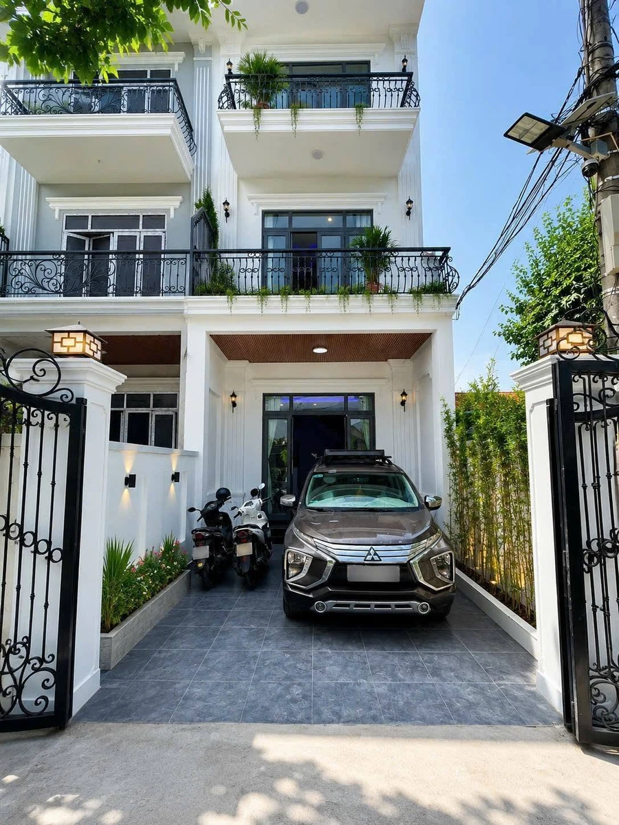 Bán nhà 3 tầng tân cổ điển 200m² TP Huế - Ảnh thu nhỏ 2