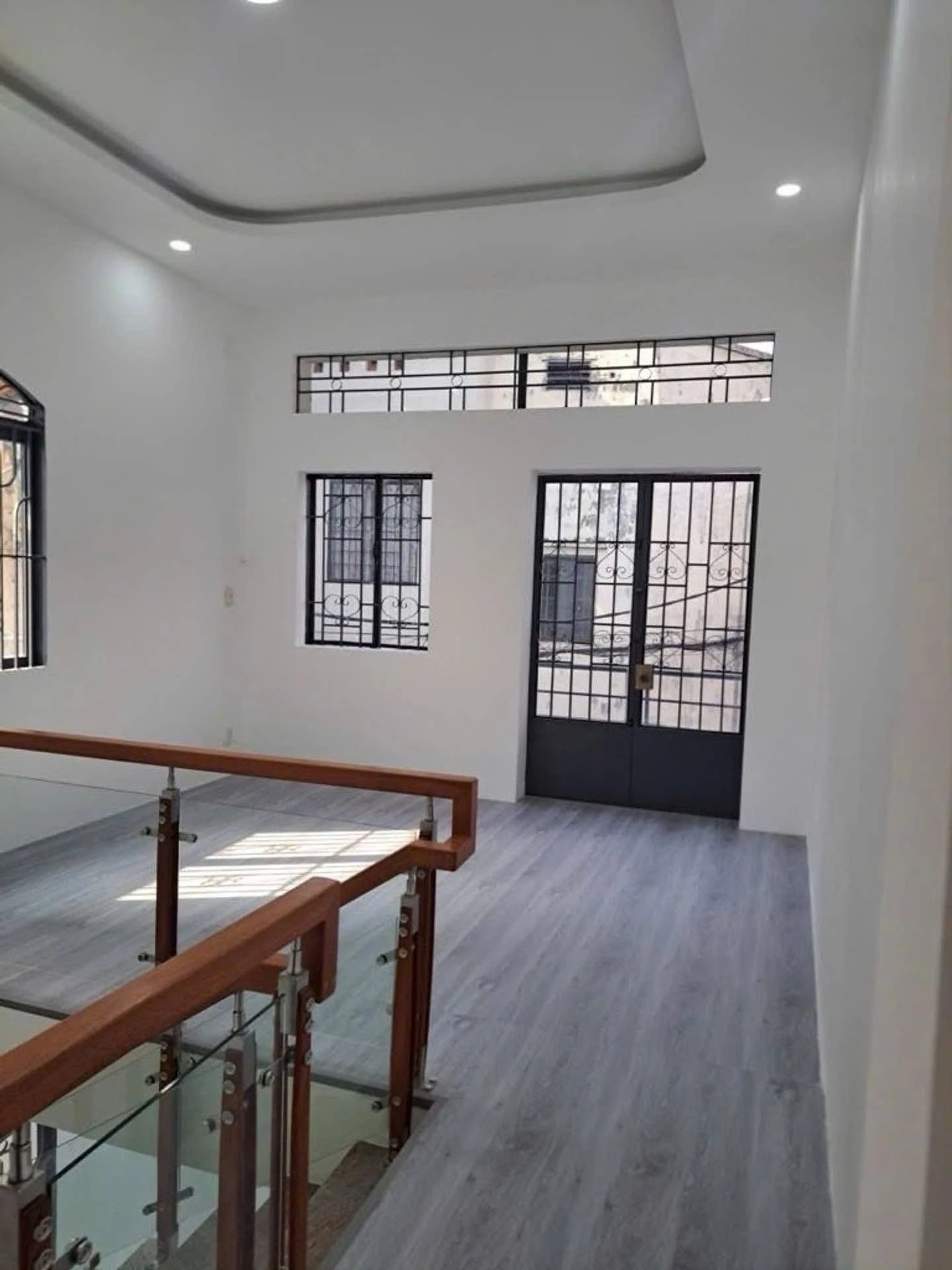 Bán nhà 2 tầng 5.5x25m, 5PN, căn góc 2 mặt thoáng, hẻm Phan Văn Hớn, Quận 12 - Ảnh 1