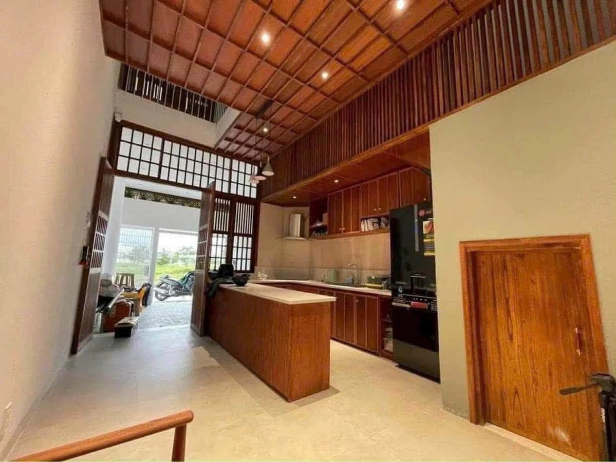 Bán nhà 4 tầng mặt tiền 60.8m² Quận 7, 8.9 tỷ - Ảnh thu nhỏ 2
