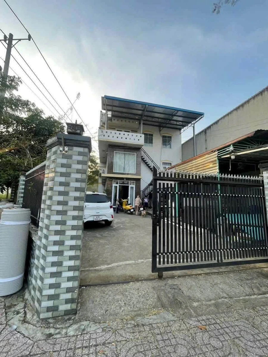 Bán nhà lô góc 2 mặt tiền 243m² Dĩ An - 9,5 tỷ - Ảnh thu nhỏ 3