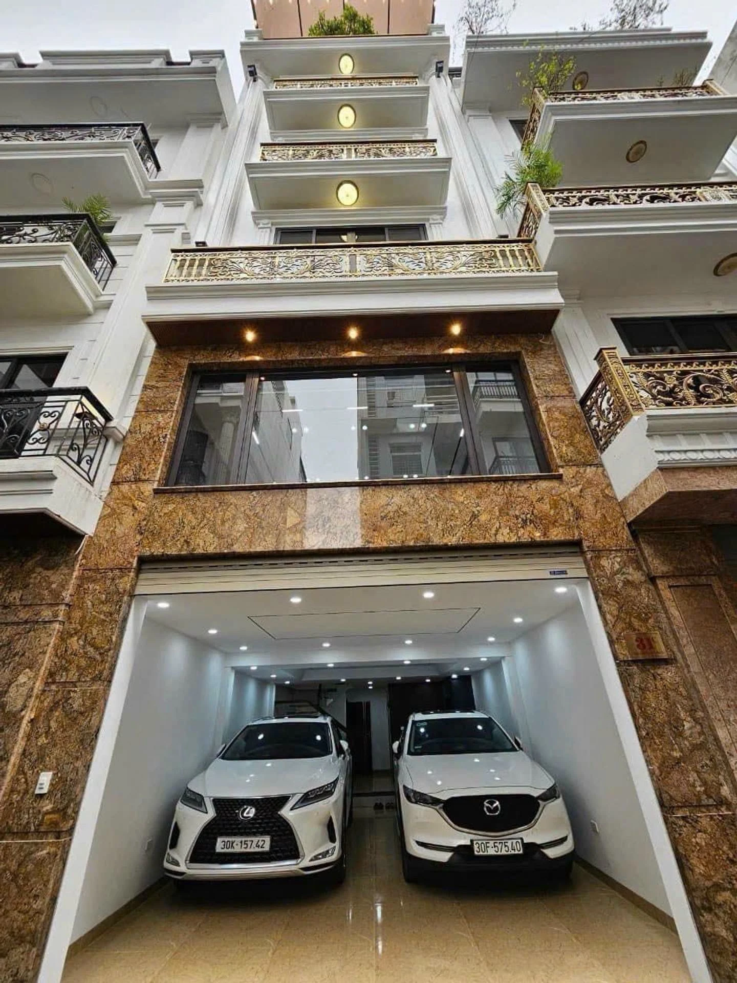 Bán nhà 55m2, 6 tầng, thang máy Nguyễn Văn Cừ hơn 20 tỷ - Ảnh 1