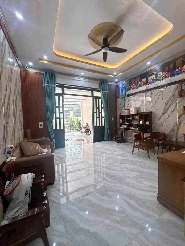 Bán nhà trệt lầu 5.2x40m, 3 phòng ngủ, sân vườn rộng, KP2A Long Bình, Đồng Nai