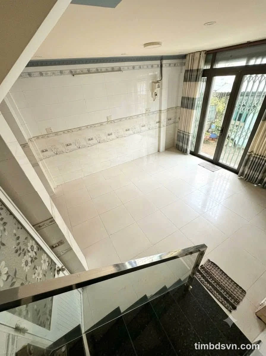 Bán nhà lầu hẻm 50m² Quận 12, 1 tỷ 395 triệu - Ảnh thu nhỏ 2