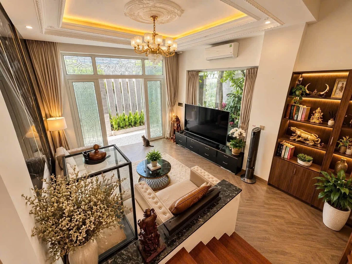 Bán nhà 1 trệt 2 lầu 138m2 Thủ Đức 10.7 tỷ - Ảnh 1