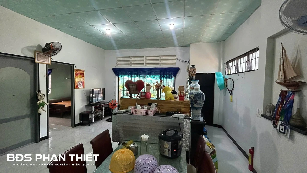 Bán nhà sẹt 232m2 Lê Duẩn Phan Thiết 3 tỷ 7 - Ảnh thu nhỏ 2