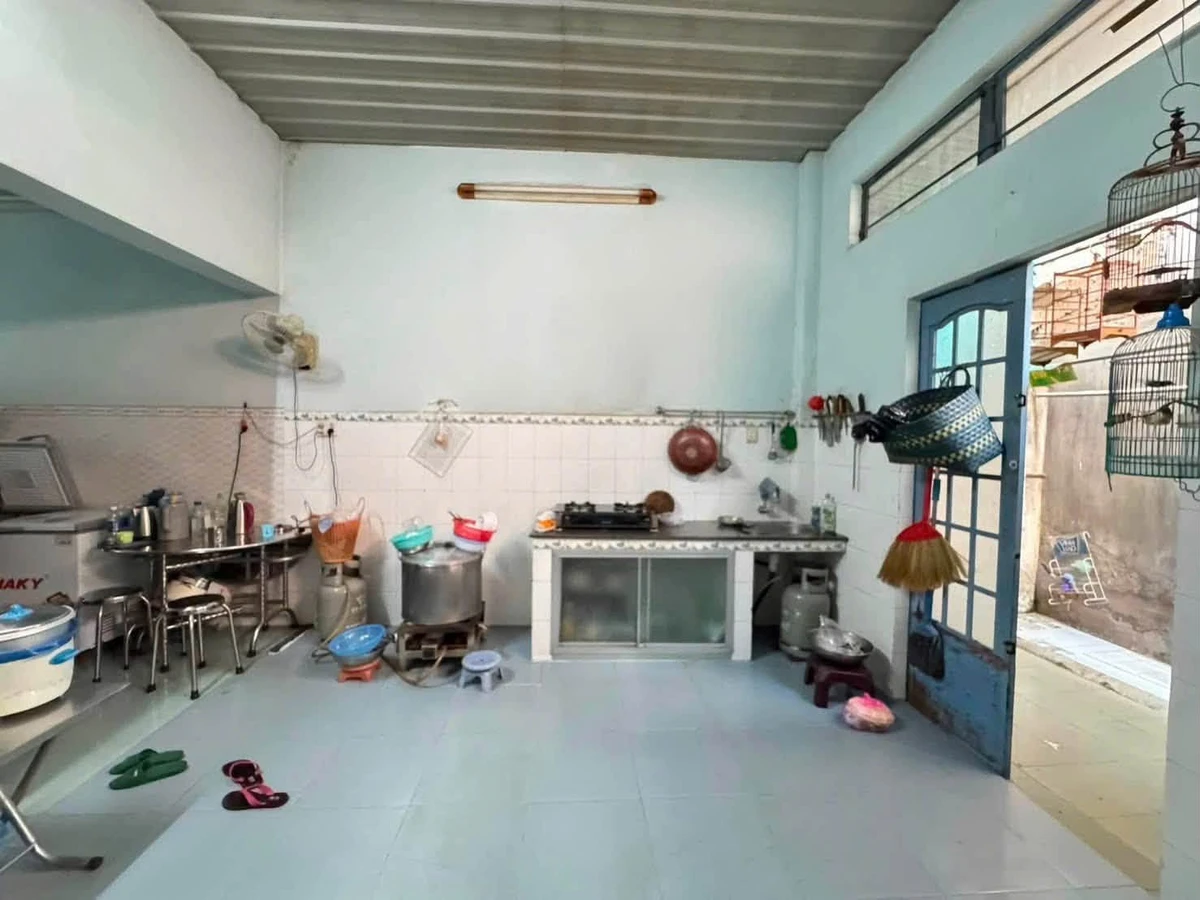 Bán nhà cấp 4 110m2 sổ riêng, đường xe hơi, gần nhà thờ Phúc Hải, Nguyễn Ái Quốc - Ảnh thu nhỏ 4