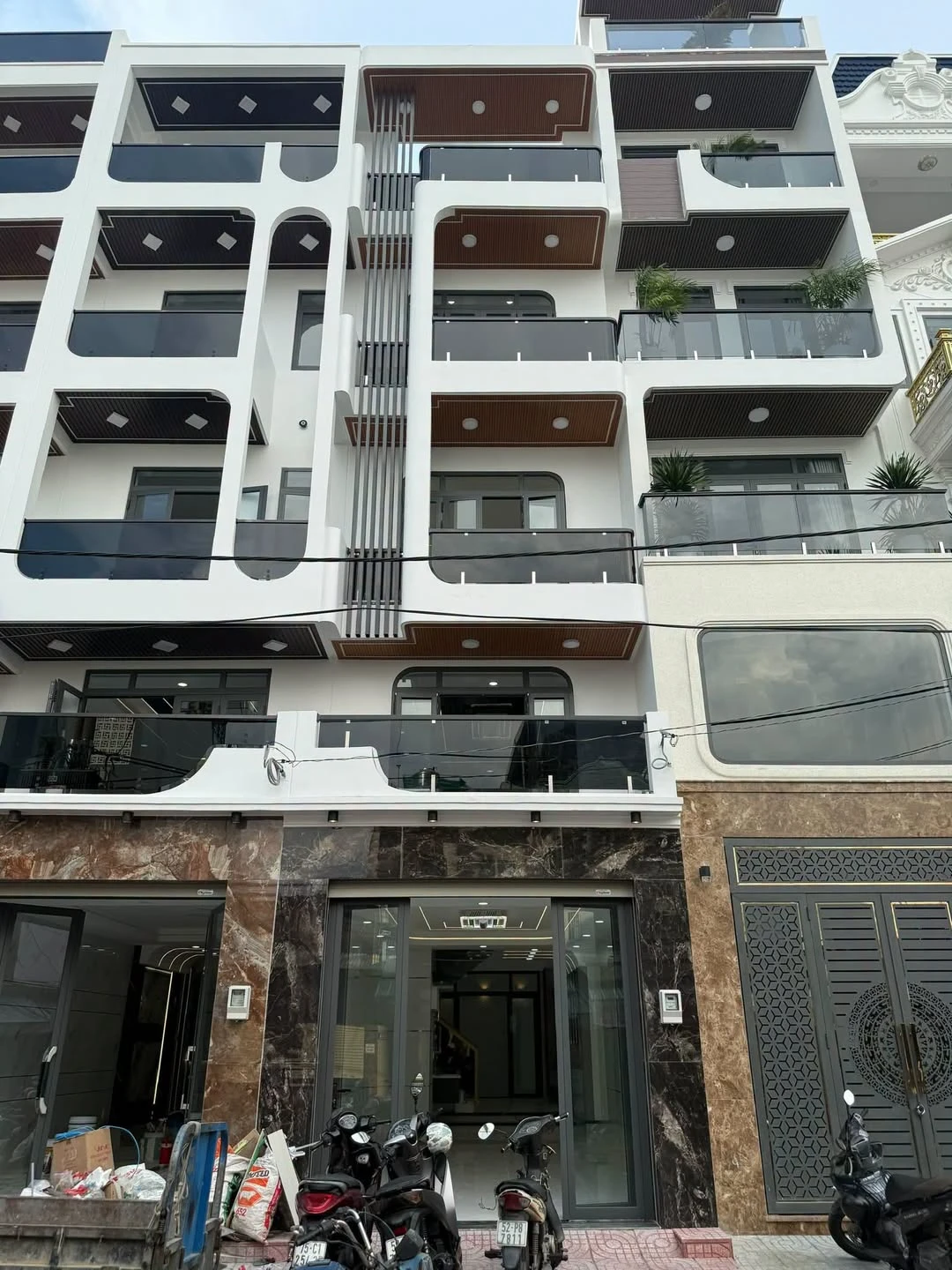Bán nhà mặt tiền 281m² 7PN Ấp Chiến Lược, Bình Tân - Ảnh 1