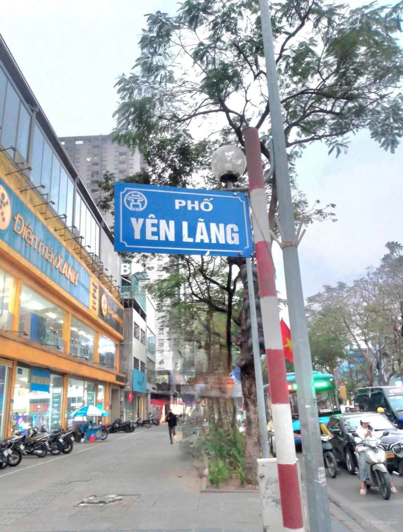 Bán tòa nhà 10 tầng mặt phố Yên Lãng, Hà Nội 60 tỷ - Ảnh 1