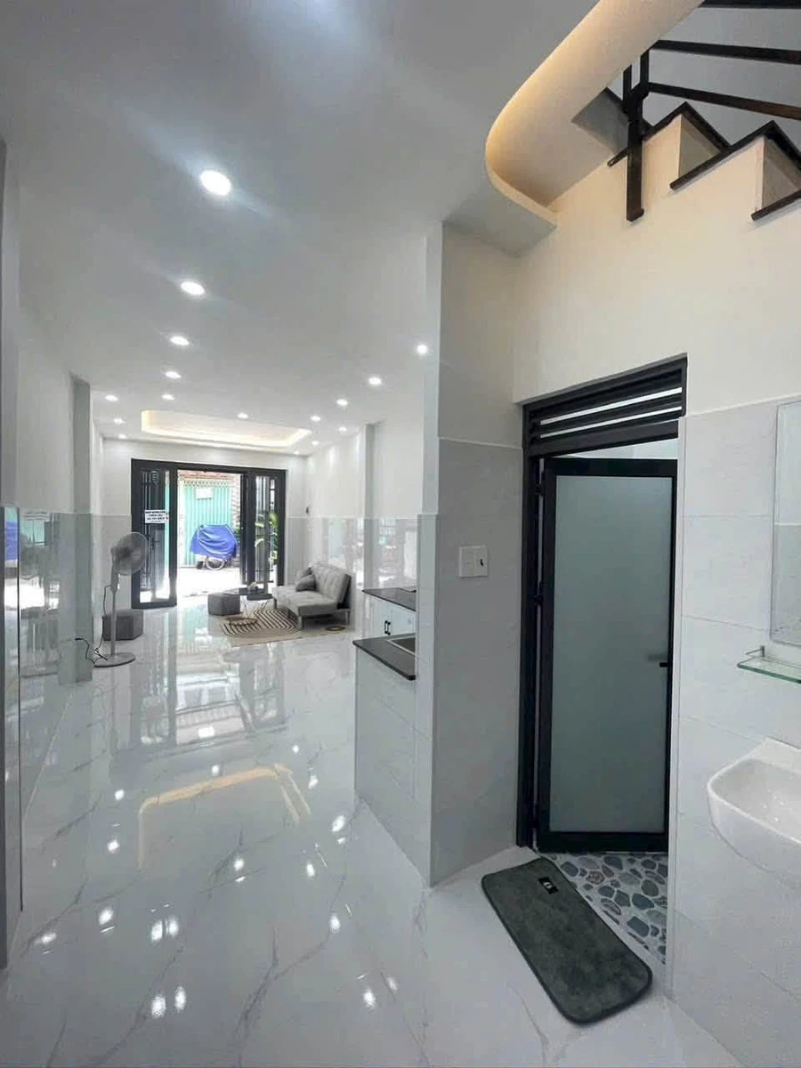 Bán nhà hẻm xe hơi Phạm Phú Thứ, Phường 3, Quận 6, 2PN, giá 4,2 tỷ - Ảnh thu nhỏ 3