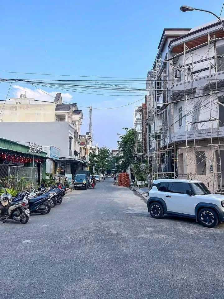 Bán nhà 3 tầng full nội thất 4x16m KDC Đại học Y Dược, Cần Thơ giá 6,799 tỷ - Ảnh thu nhỏ 2