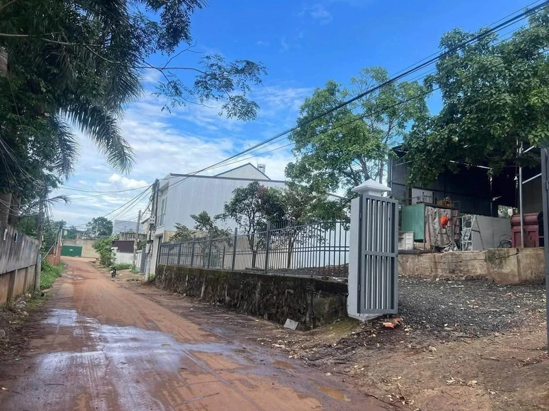 Bán đất mặt tiền Y Moan 2.760m² giá 11,9 tỷ