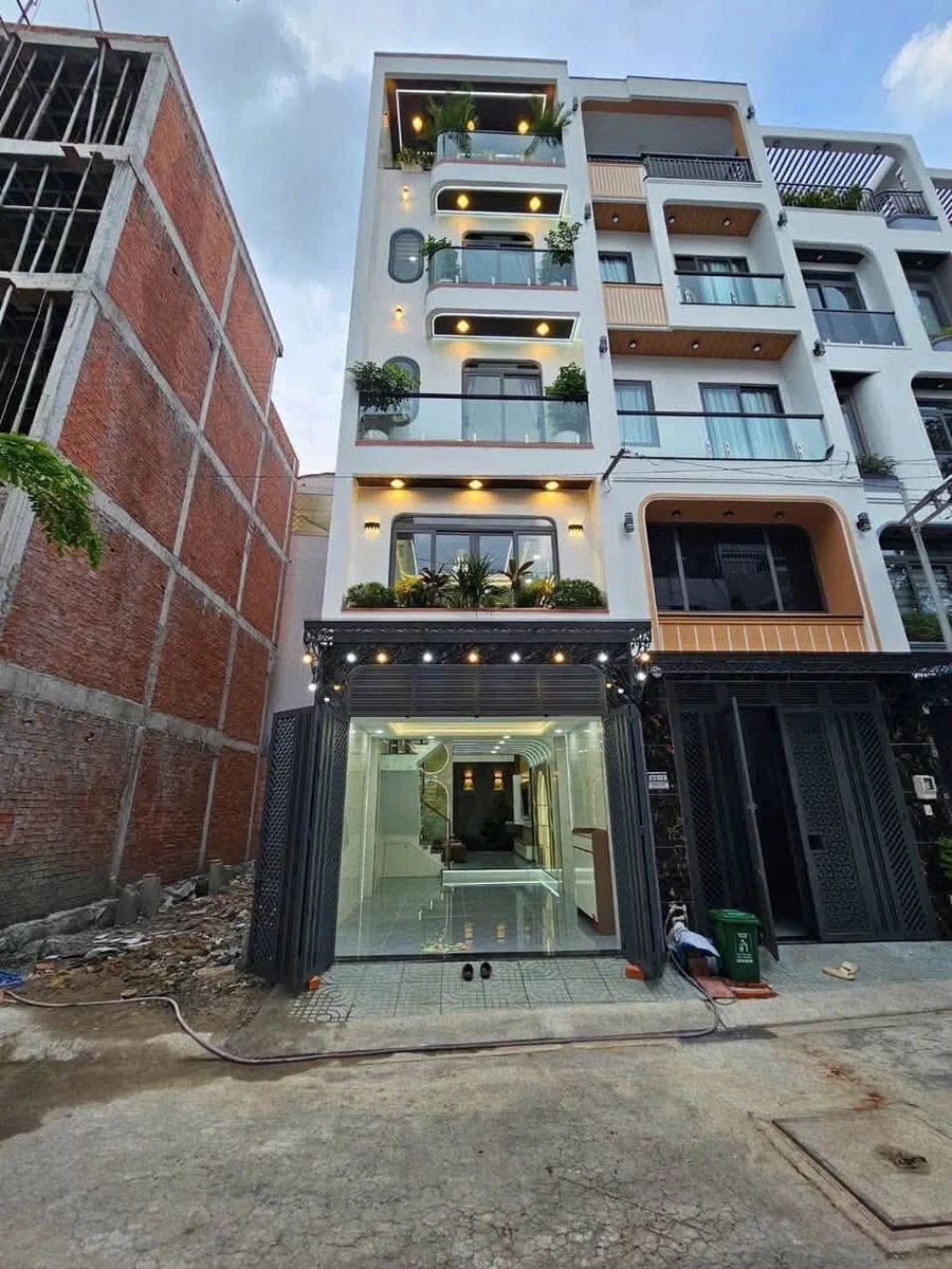 Bán nhà 5 tầng full nội thất 52m2 hẻm xe tải Quận 12 - Ảnh 1