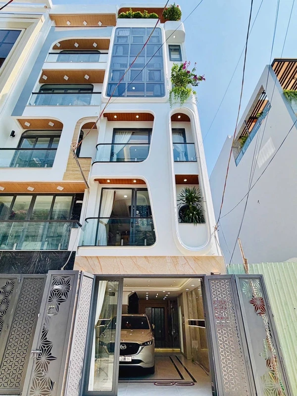 Bán nhà 4x15m 1 trệt lửng 4 lầu thang máy, full nội thất, An Hội Tây, Gò Vấp