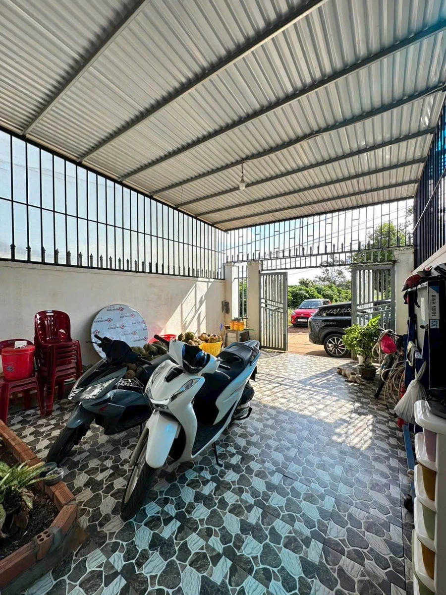 Bán nhà 220m2 full thổ cư, 3 phòng ngủ, gần Đồi Hoàng Hôn, Buôn Ma Thuột, giá 3,45 tỷ - Ảnh 1