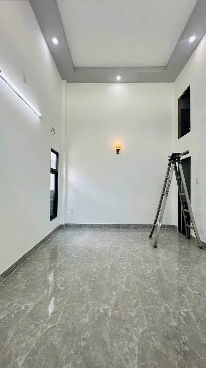 Bán nhà 3 tầng 50m2, 4PN, đường Dương Văn Cam gần chợ Thủ Đức, giá 3,7 tỷ - Ảnh 1