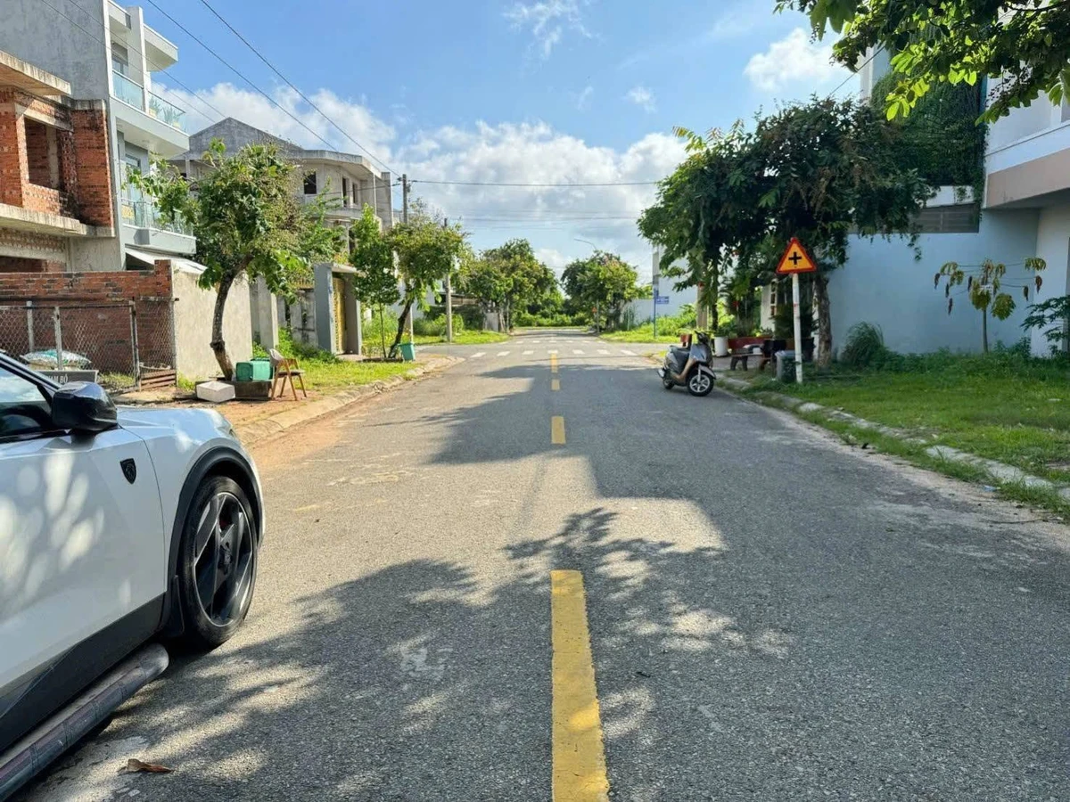 Bán nhà thô mặt tiền Nguyễn Văn Nguyễn 5x25m, 1 trệt 2 lầu, giá 3,4 tỷ, TP Bà Rịa - Ảnh thu nhỏ 3