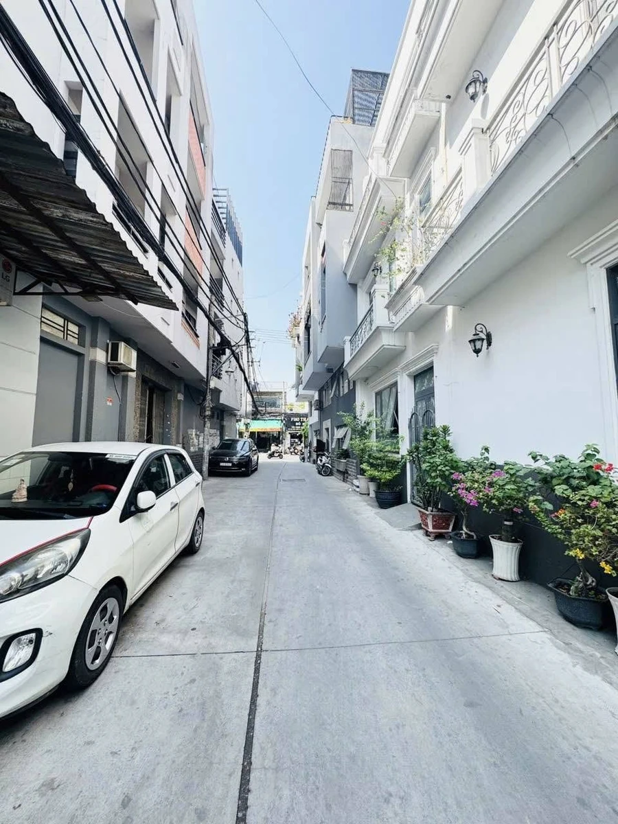 Bán nhà phố 40m2, 5 phòng ngủ, Lạc Long Quân, Quận 11 - Ảnh 1