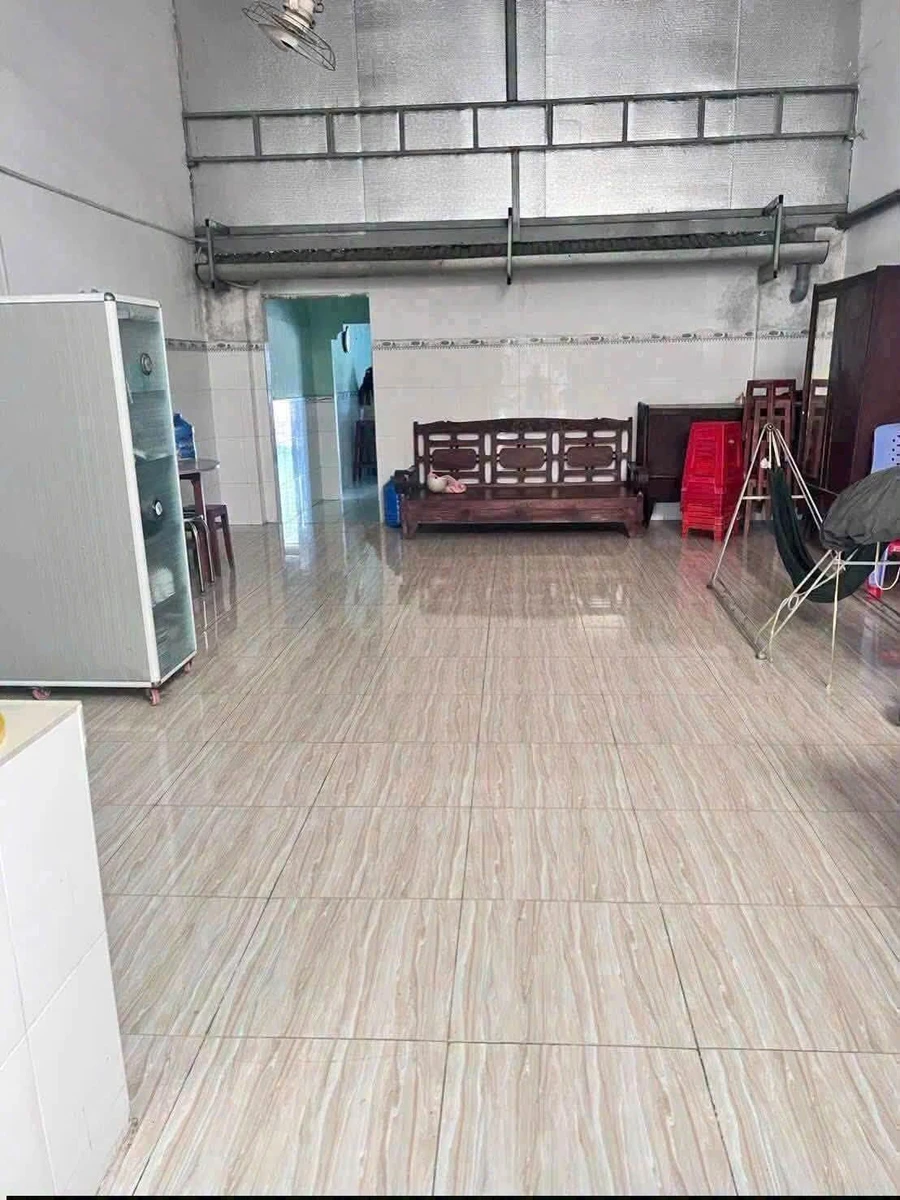 Bán nhà mặt tiền 106m2 Bờ kè Lê Anh Xuân, Tây Ninh 3 tỷ 500 triệu - Ảnh thu nhỏ 4