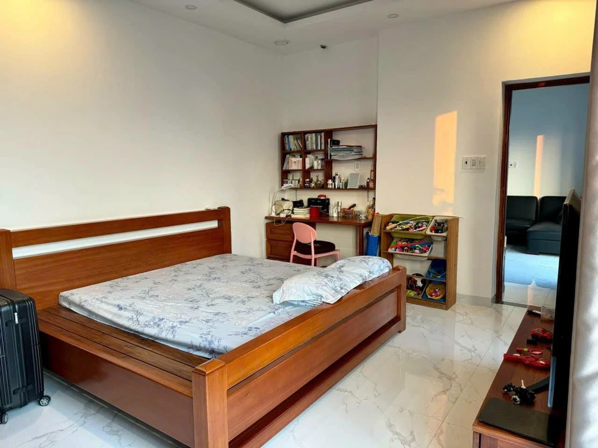 Bán penthouse 131m² góc 2 mặt tiền, Q.2, 4.2 tỷ - Ảnh thu nhỏ 2