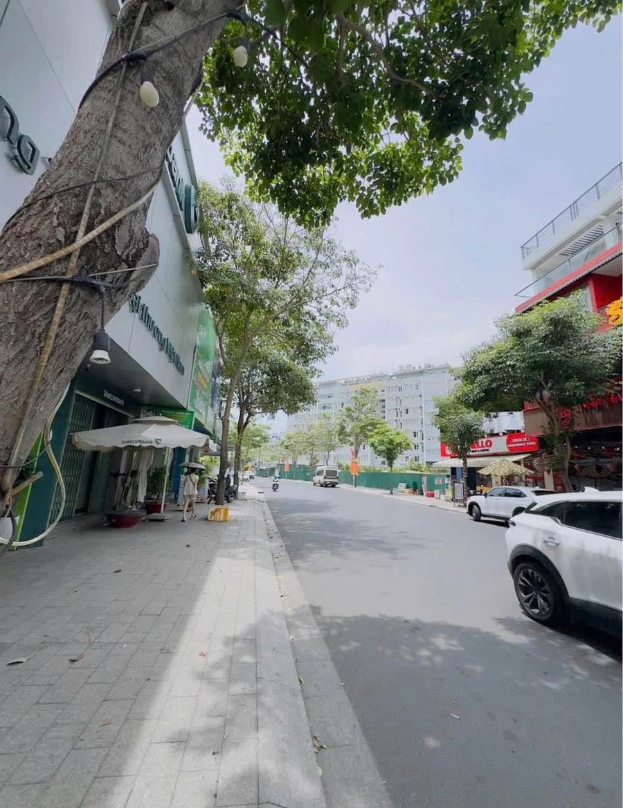 Bán nhà góc 3 mặt tiền 130m2, 4 tầng có thang máy, đường Nguyễn Thiện Thuật nối dài, Nha Trang - Ảnh thu nhỏ 3