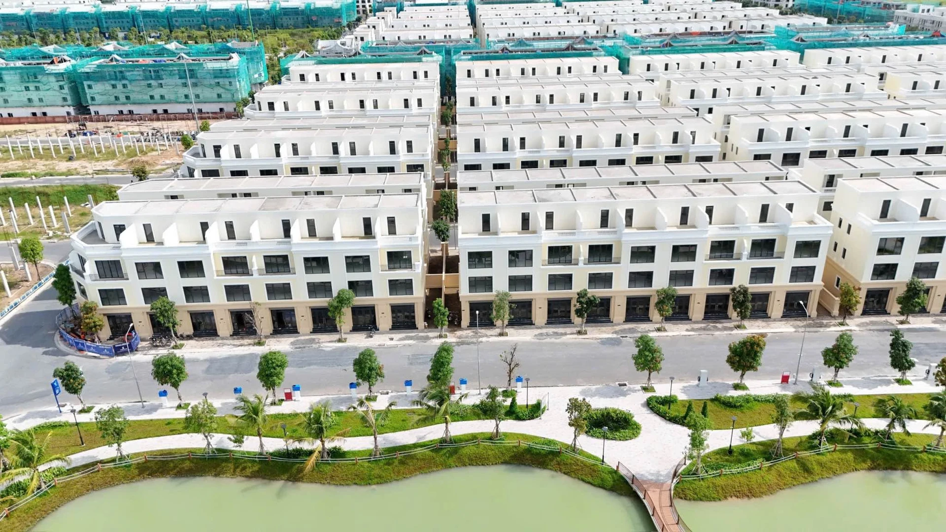Bán shophouse 60m² Vinhomes Green City 1,8 tỷ - Ảnh 1