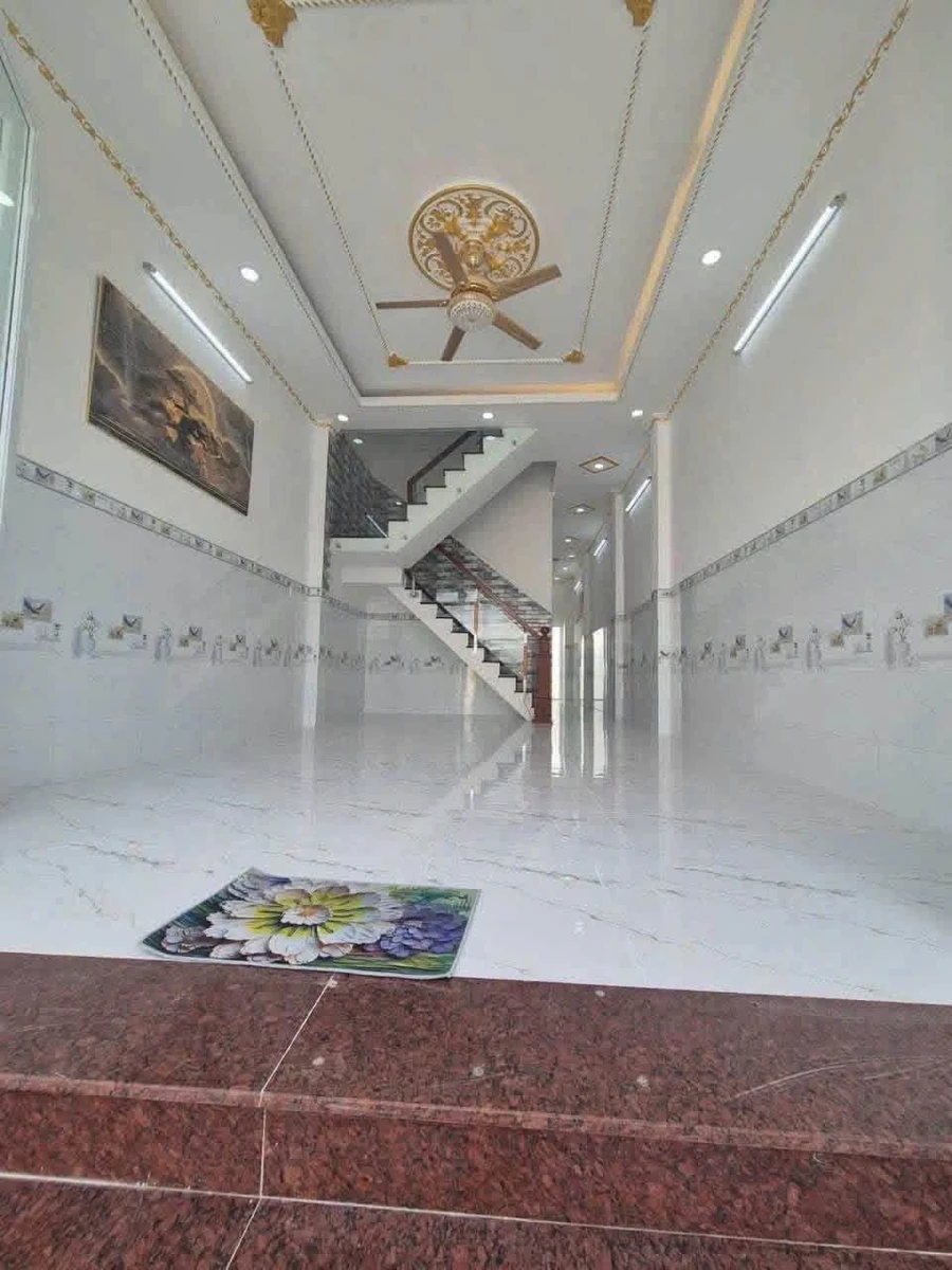 Bán nhà tân cổ điển 97,5m² 4PN 2WC Cần Giuộc - Ảnh thu nhỏ 2
