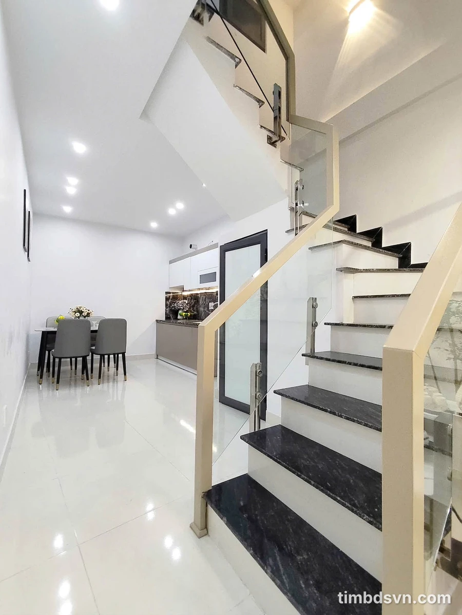 Bán nhà 3 tầng phố Hồ Sen 90m2, 2 tỷ 580 triệu - Ảnh thu nhỏ 4