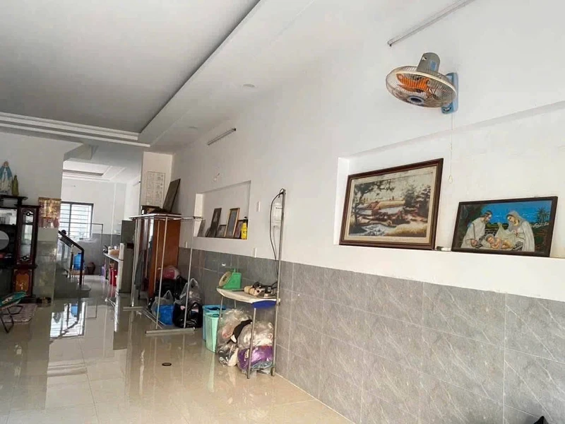 Bán nhà mặt tiền Phan Thanh Giản 90m2, 1 trệt 2 lầu, 3PN, giá 4,5 tỷ, Long Toàn, TP Bà Rịa