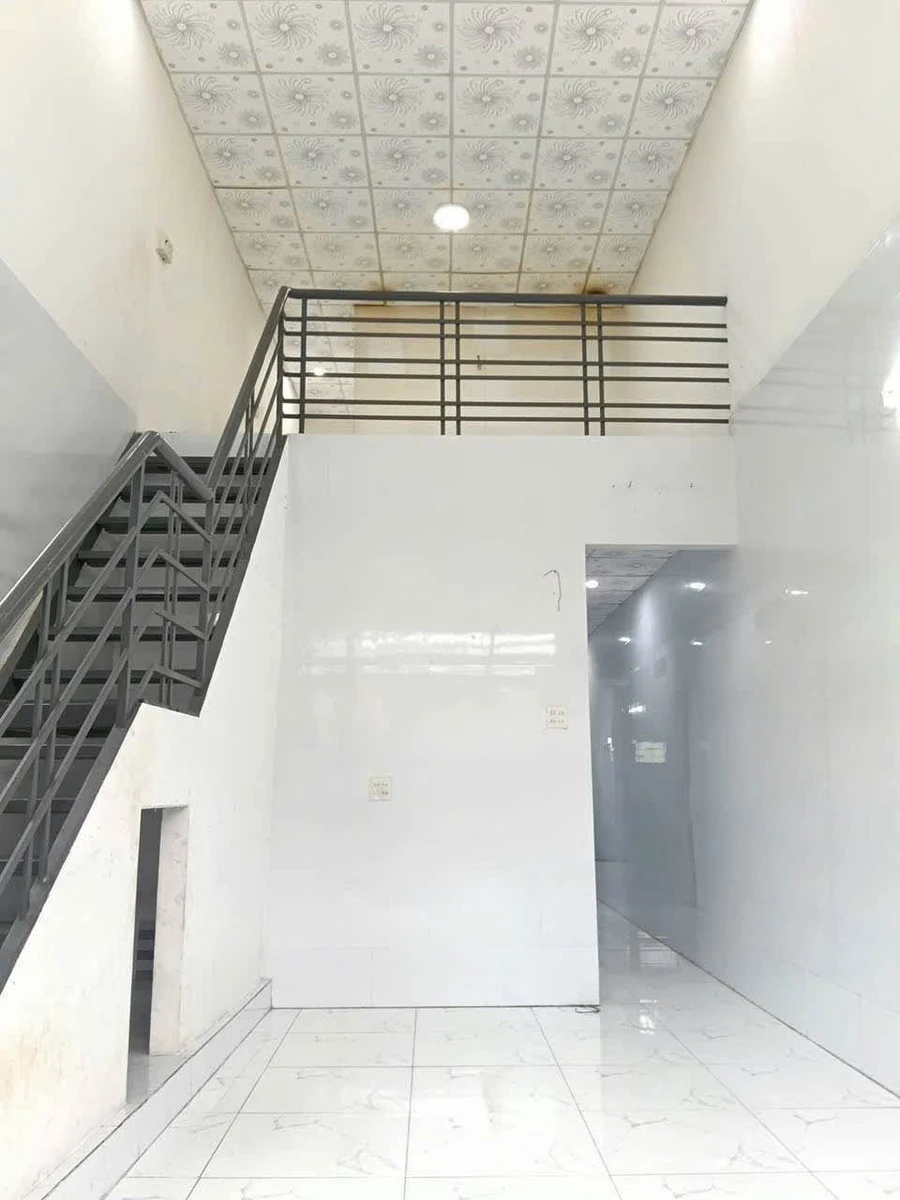 Bán nhà 1 trệt 1 lửng 74,8m² 4 phòng Long Xuyên - Ảnh thu nhỏ 4